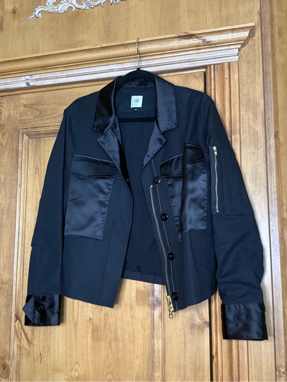 Cabi Back in Black Jacket Women’s Medium Satin Trim Moto Utility Cropped